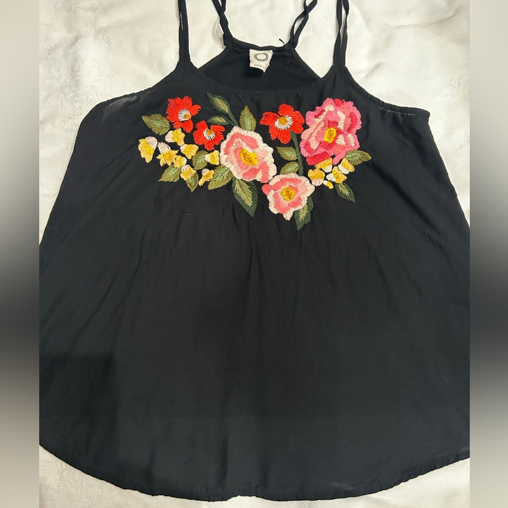 Akemi+kin sleeveless embroidered top, black with flowers, size XS